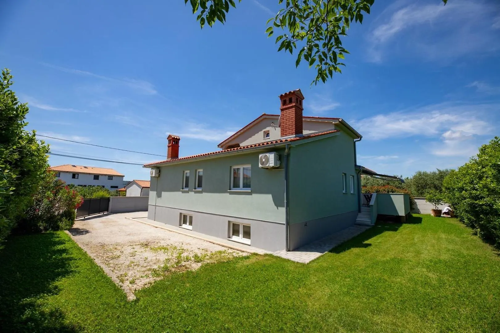 Holiday House Vanessa With Pool Near Pula Galizana