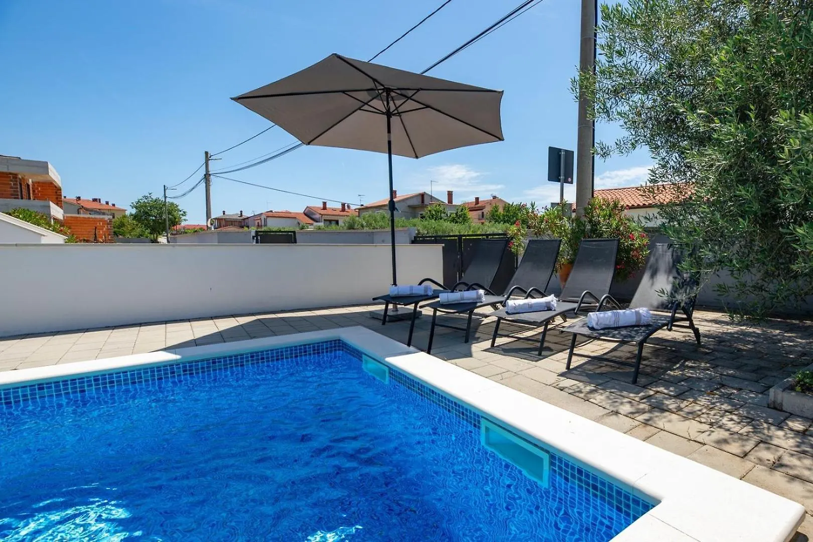 Holiday House Vanessa With Pool Near Pula Galizana Holiday home