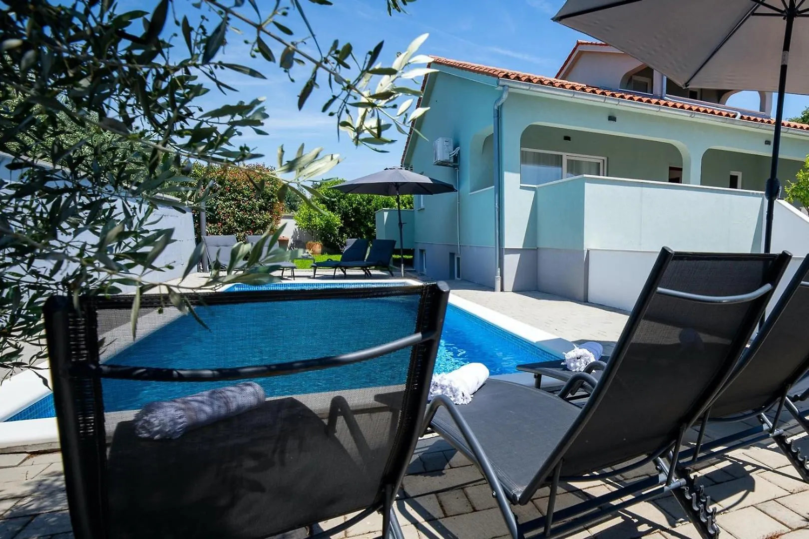 Holiday House Vanessa With Pool Near Pula Galizana